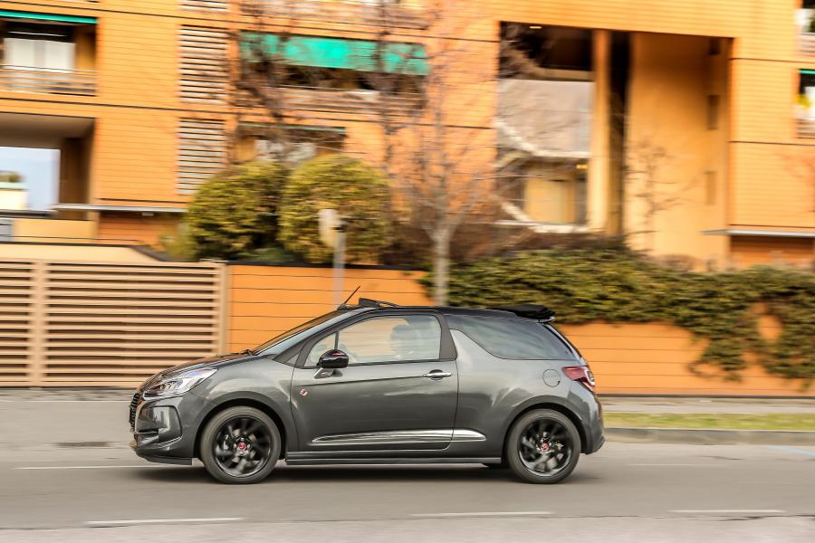  DS 3 Cabrio Performance Line 2016 года  (фото 11 из 20)